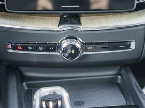 New 2026 Volvo XC60 B5 Plus w/ Protection Package Premier image 23