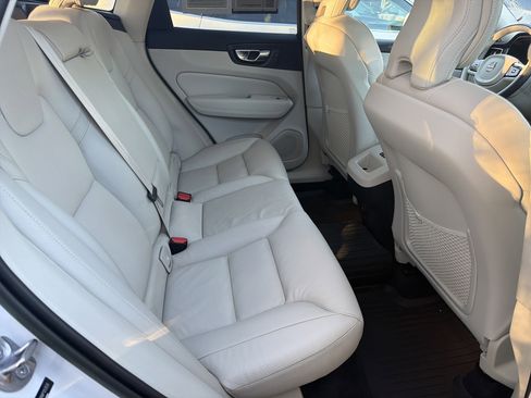 Certified 2023 Volvo XC60 B5 Plus w/ Climate Package image 33