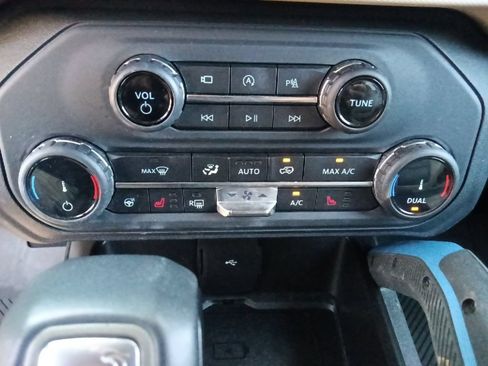 Used 2023 Ford Bronco Wildtrak AWD/4WD image 23