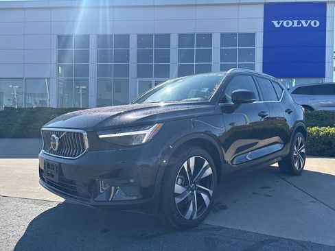 Certified 2023 Volvo XC40 B5 Plus w/ Driver Assist Package image 43