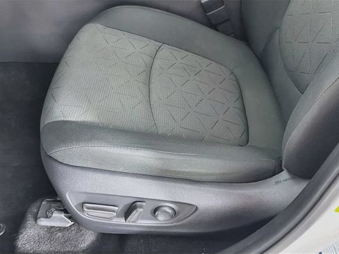 Used 2021 Toyota RAV4 XLE w/ Convenience Package AWD/4WD image 24