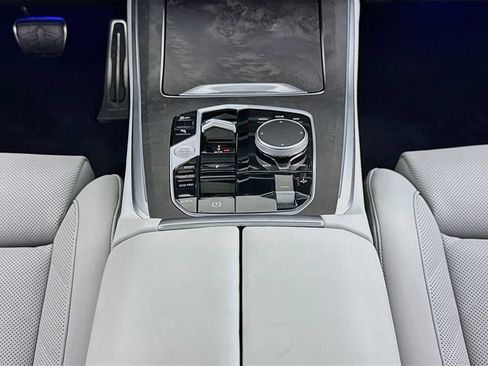 Used 2026 BMW X5 sDrive40i w/ M Sport Package RWD image 12