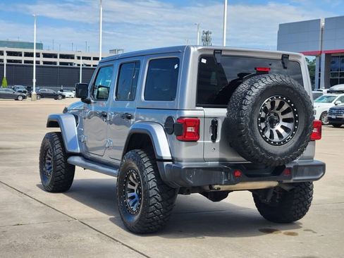 Used 2018 Jeep Wrangler Unlimited Sahara AWD/4WD image 5