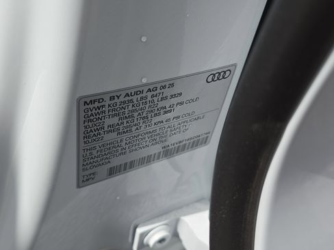 New 2025 Audi Q8 Premium Plus image 34