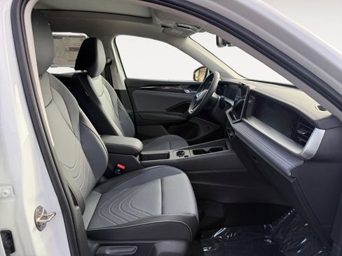 New 2026 Volkswagen Tiguan SE AWD/4WD image 19