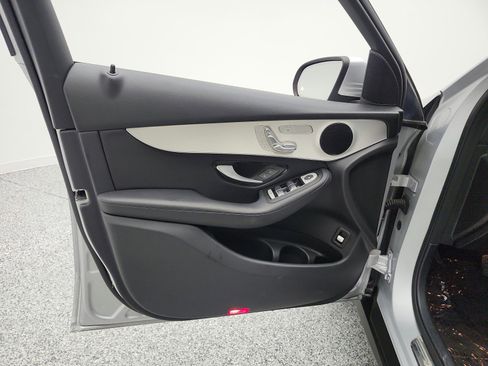 Used 2019 Mercedes-Benz GLC 300 image 14