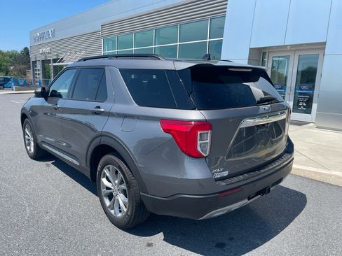 Used 2023 Ford Explorer XLT w/ Equipment Group 202A AWD/4WD image 3