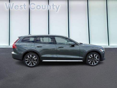 New 2026 Volvo V60 B5 Cross Country Ultra w/ Climate Package image 2