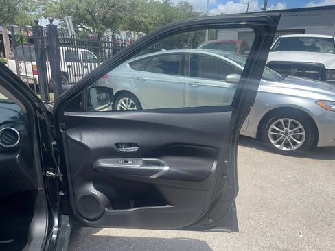 Used 2021 Nissan Kicks SV FWD image 9