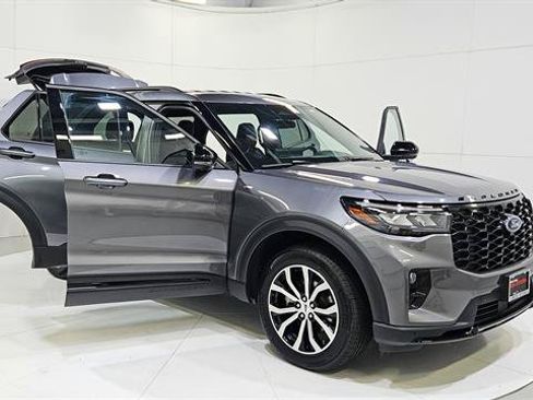 Used 2025 Ford Explorer ST-Line AWD/4WD image 29