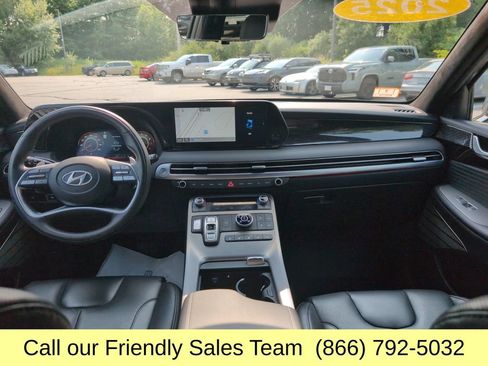 Used 2025 Hyundai Palisade Calligraphy AWD/4WD image 13