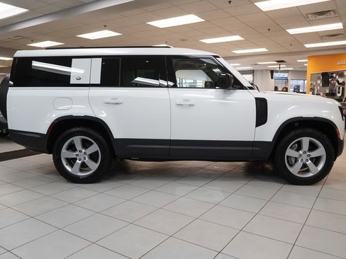 Used 2024 Land Rover Defender 130 S image 17