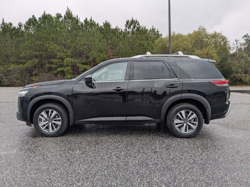 New 2025 Nissan Pathfinder SL image 7