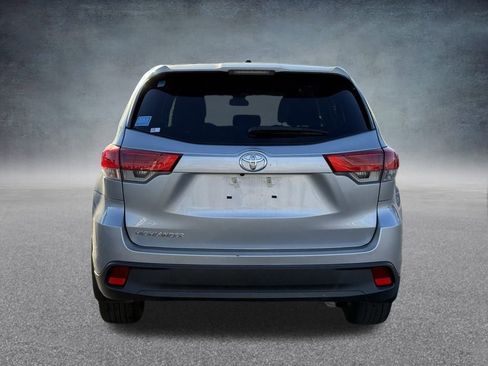 Used 2019 Toyota Highlander LE image 4