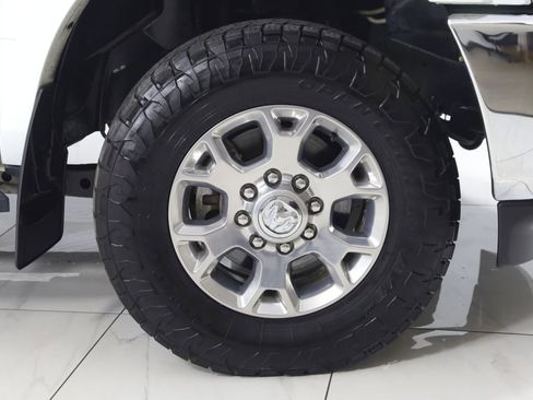 Used 2019 RAM 2500 Laramie AWD/4WD image 16