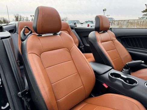 Used 2022 Ford Mustang Premium image 19