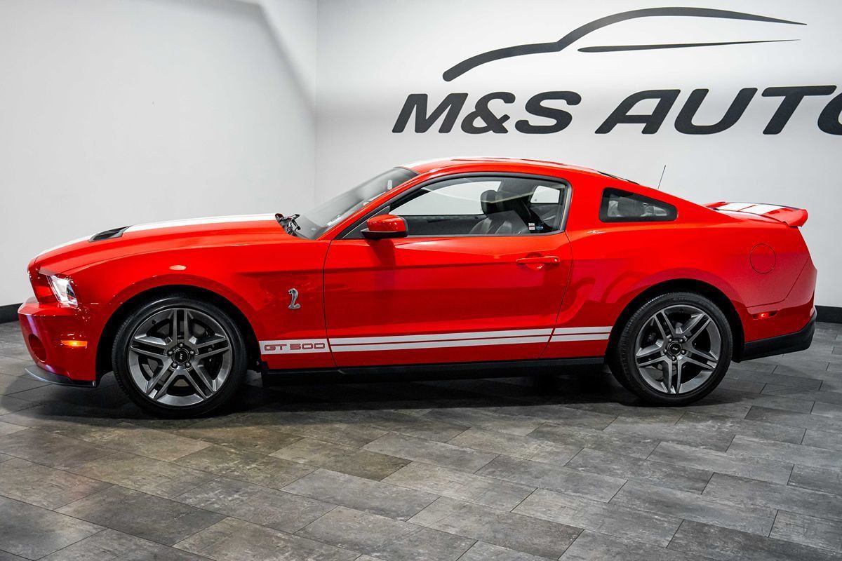Used 2012 Ford Mustang Shelby GT500 RWD image 3
