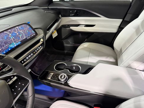 New 2026 Cadillac Lyriq Sport AWD/4WD image 34