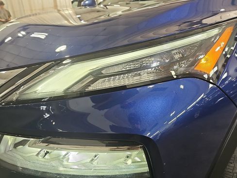 Used 2021 Nissan Rogue SV AWD/4WD image 37