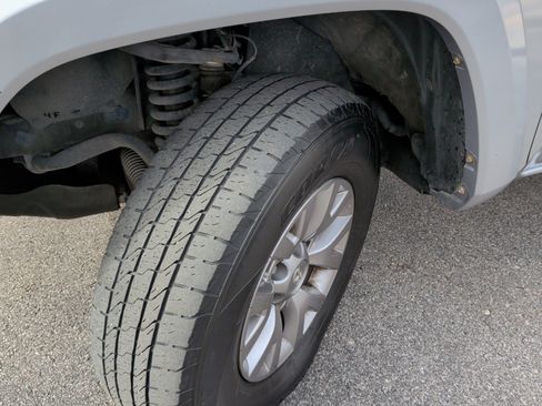 Used 2019 Toyota Tacoma SR5 image 12