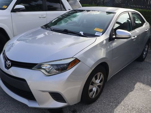 Used 2016 Toyota Corolla L FWD image 2