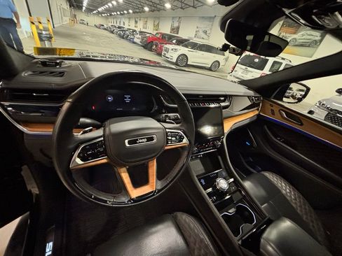 Used 2023 Jeep Grand Cherokee L Summit AWD/4WD image 20
