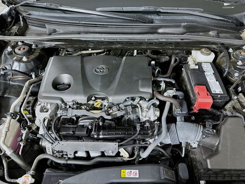 Used 2024 Toyota Camry SE image 30