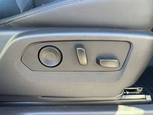 Used 2025 Chevrolet Silverado 3500 LTZ w/ LTZ Texas Edition image 31