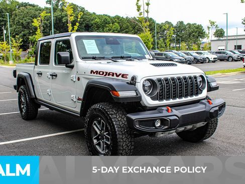 Used 2026 Jeep Gladiator Mojave AWD/4WD image 3