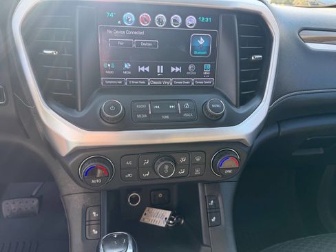 Used 2017 GMC Acadia SLE image 10