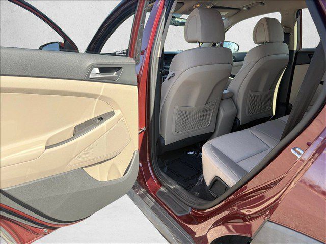Used 2018 Hyundai Tucson SE w/ Cargo Package AWD/4WD image 19