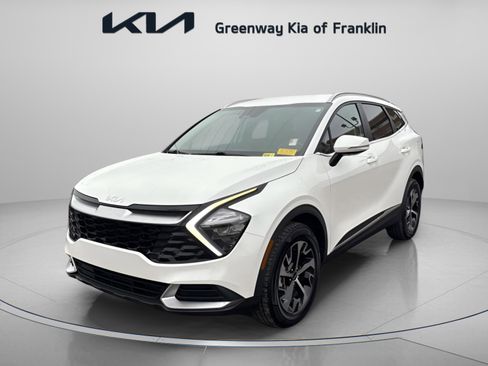 Used 2023 Kia Sportage EX image 3