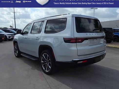 Used 2022 Jeep Wagoneer Series III w/ Flexible Seating Group AWD/4WD image 6