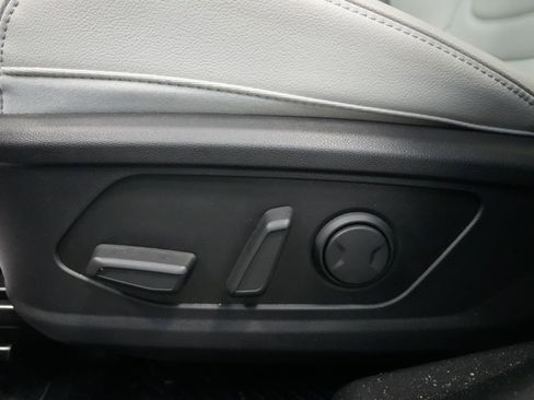 Used 2025 Hyundai Tucson Limited image 18