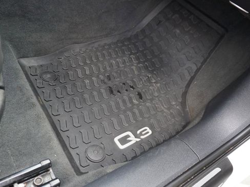 Used 2018 Audi Q3 2.0T Premium w/ Convenience Package image 34