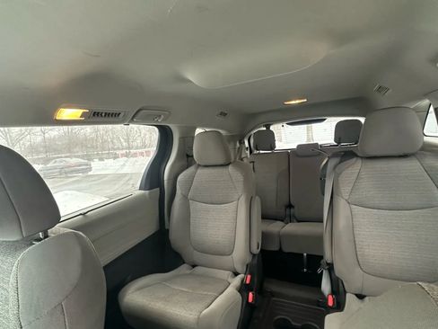Used 2022 Toyota Sienna LE image 20