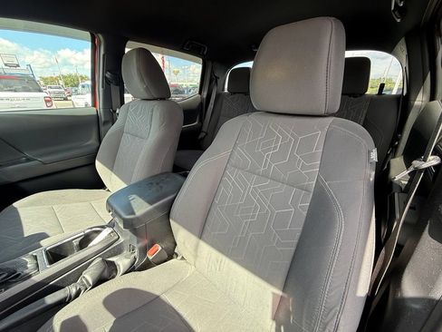 Used 2018 Toyota Tacoma TRD Sport w/ Technology Package AWD/4WD image 15