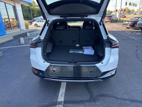 New 2025 Chevrolet Equinox EV LT w/ LPO, All-Weather Mat Package AWD/4WD image 21