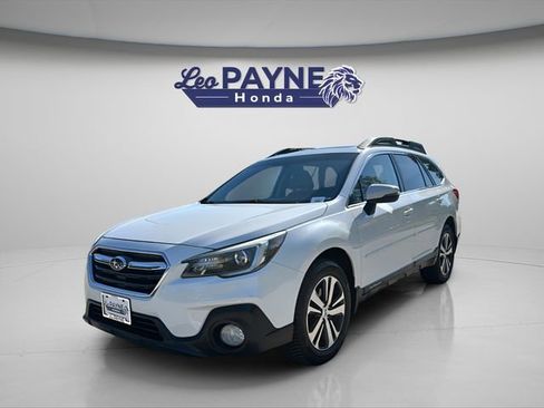 Used 2018 Subaru Outback 3.6R Limited w/ Popular Package #2 AWD/4WD image 3