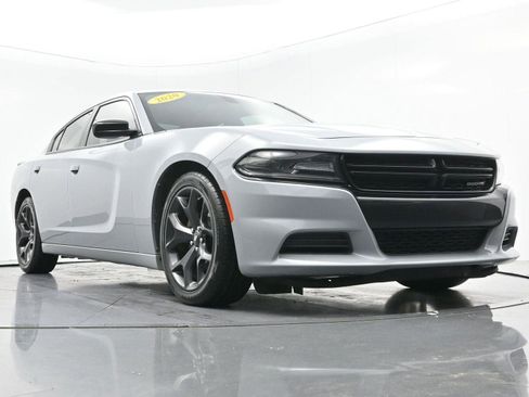Used 2020 Dodge Charger SXT w/ Blacktop Package RWD image 44