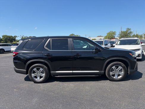 Used 2025 Honda Pilot EX-L image 8