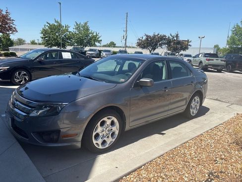 Used 2010 Ford Fusion SE FWD image 1