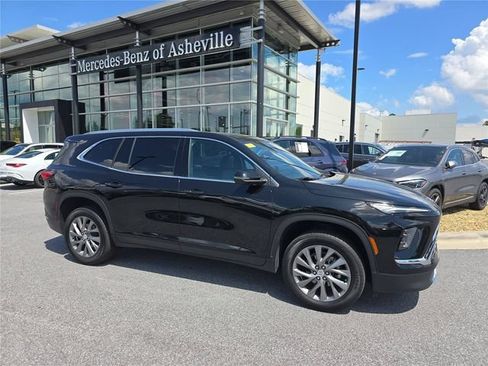 Used 2025 Buick Enclave Preferred FWD image 1