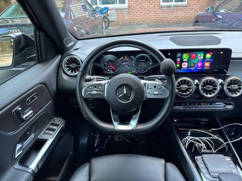 Used 2023 Mercedes-Benz EQB 300 4MATIC image 18