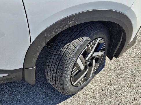 New 2026 Nissan Kicks SV image 4