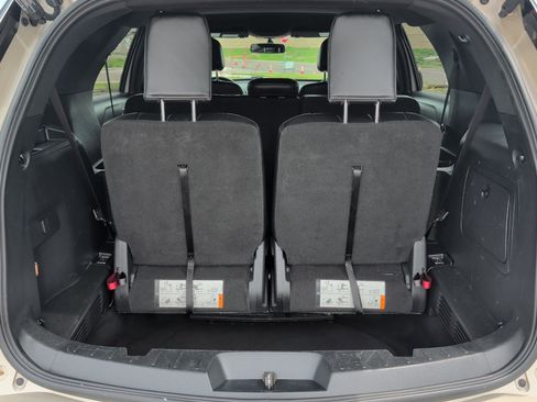 Used 2017 Ford Explorer XLT w/ Equipment Group 202A image 26