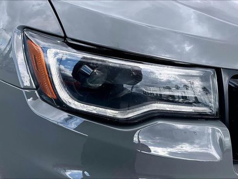 Used 2020 Jeep Grand Cherokee Altitude AWD/4WD image 31