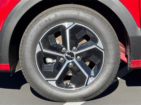 New 2025 Kia Niro EX image 36