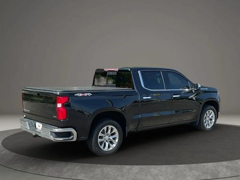 Used 2019 Chevrolet Silverado 1500 LTZ w/ LTZ Premium Package AWD/4WD image 5