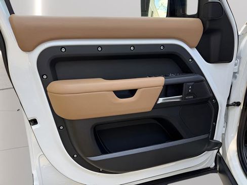 New 2026 Land Rover Defender 110 X-Dynamic SE AWD/4WD image 12